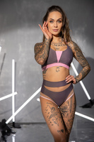 SET – KIM-TOP UND DREAM SHORTS STAHL UND BABY PINK