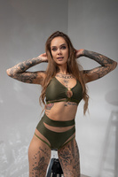 SET – PINACOLADA-TOP UND DREAM-SHORTS OLIVE