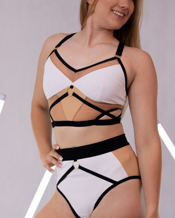 TOP CHANTALLE – WEISS 3D MIT NUDE UND SCHWARZEN DETAILS