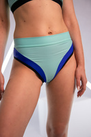 SHORTS "ALISS" MINT MIT SCHWARZEM FINISH