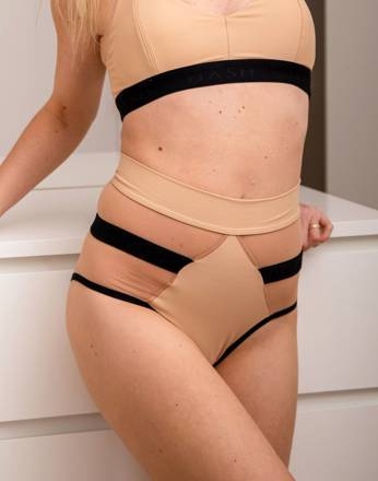 EMPIRE NUDE SHORTS MIT SCHWARZEN STREIFEN
